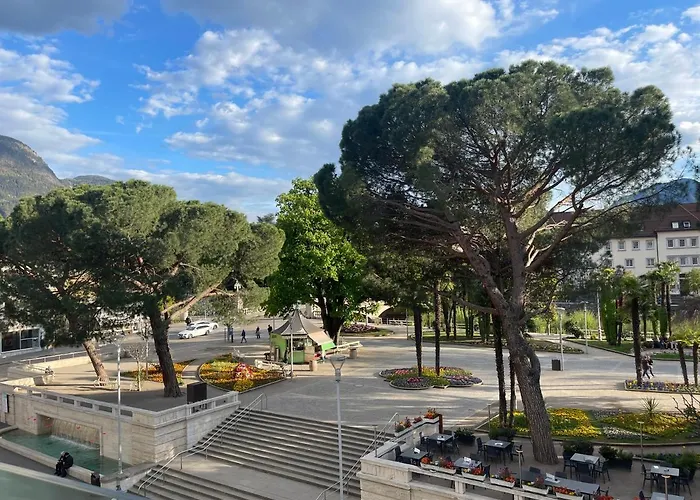 Kurhaus + Parking Merano